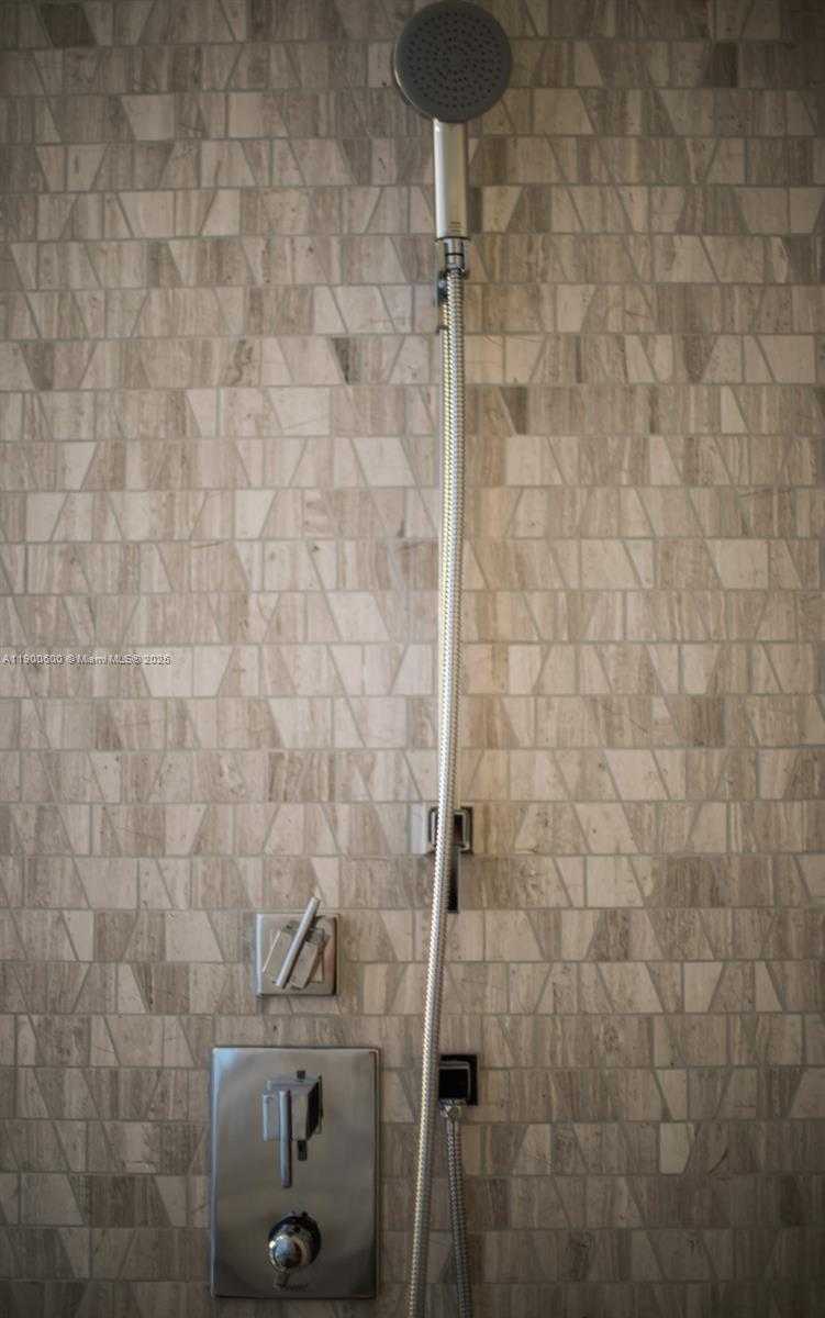 Small Image of 68 SOUTH EAST 6TH ST #2006, Miami Number 32