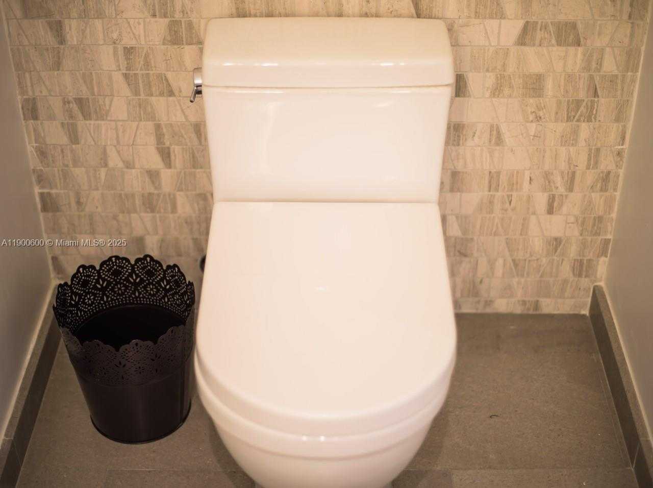 Small Image of 68 SOUTH EAST 6TH ST #2006, Miami Number 34