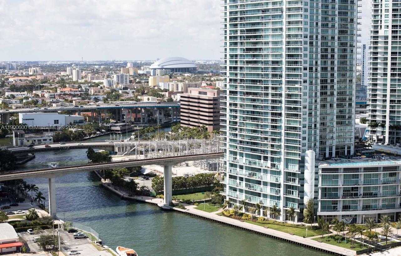 Small Image of 68 SOUTH EAST 6TH ST #2006, Miami Number 47