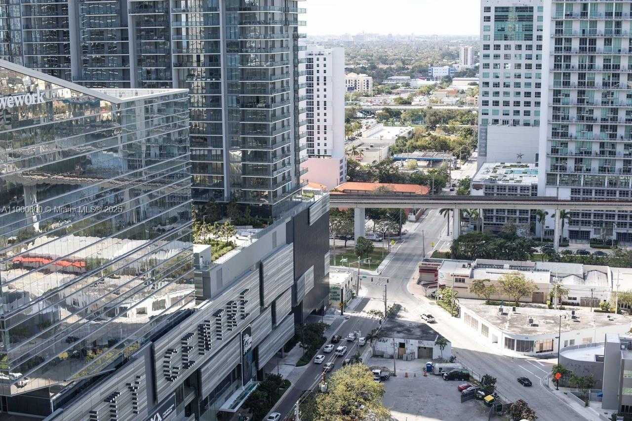 Small Image of 68 SOUTH EAST 6TH ST #2006, Miami Number 50