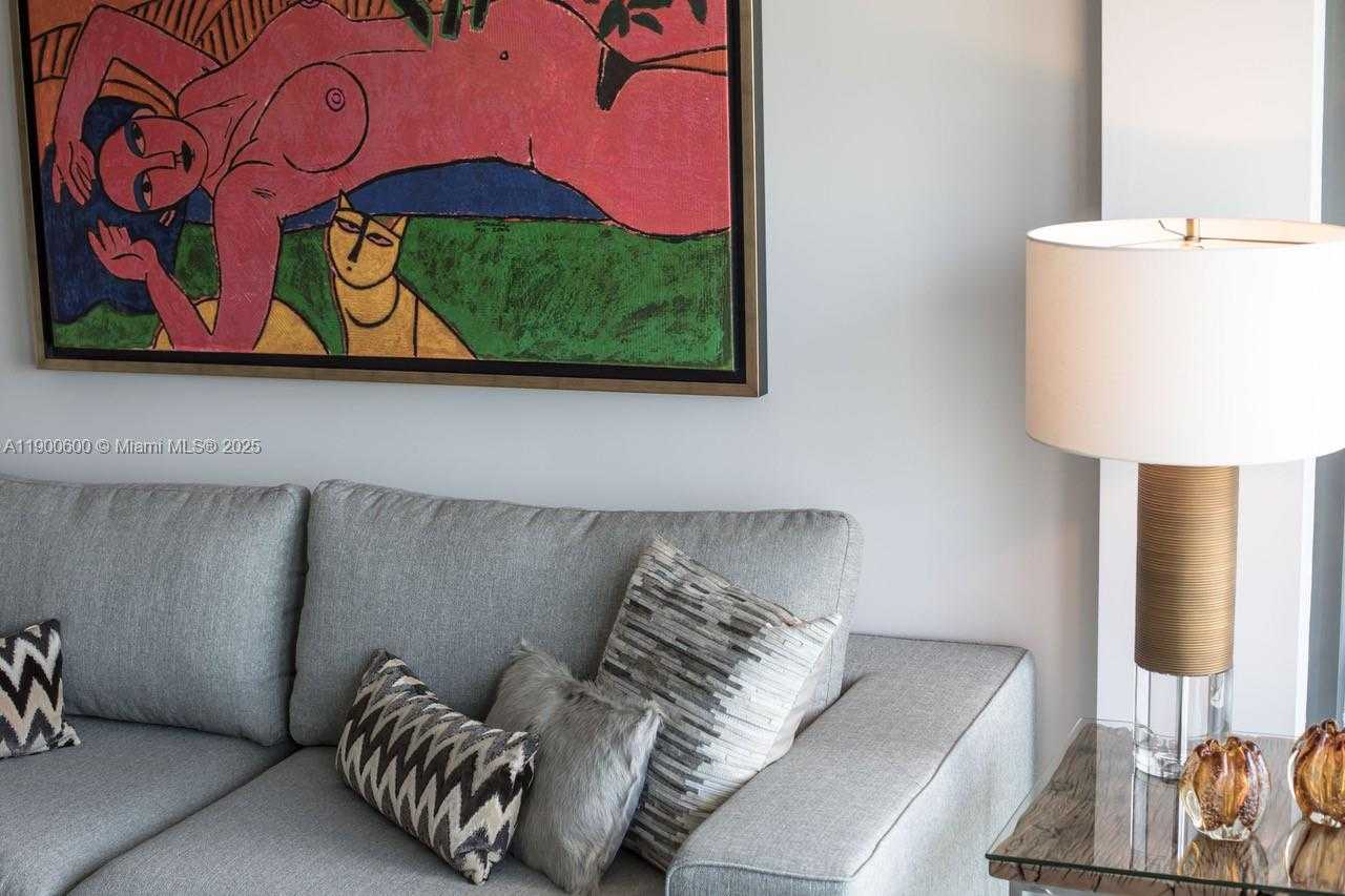 Small Image of 68 SOUTH EAST 6TH ST #2006, Miami Number 9