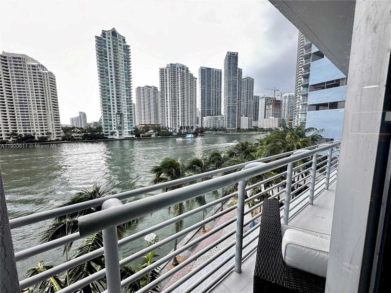 Small Image of 335 Biscayne Blvd, Miami, FL 33132, USA Number 22