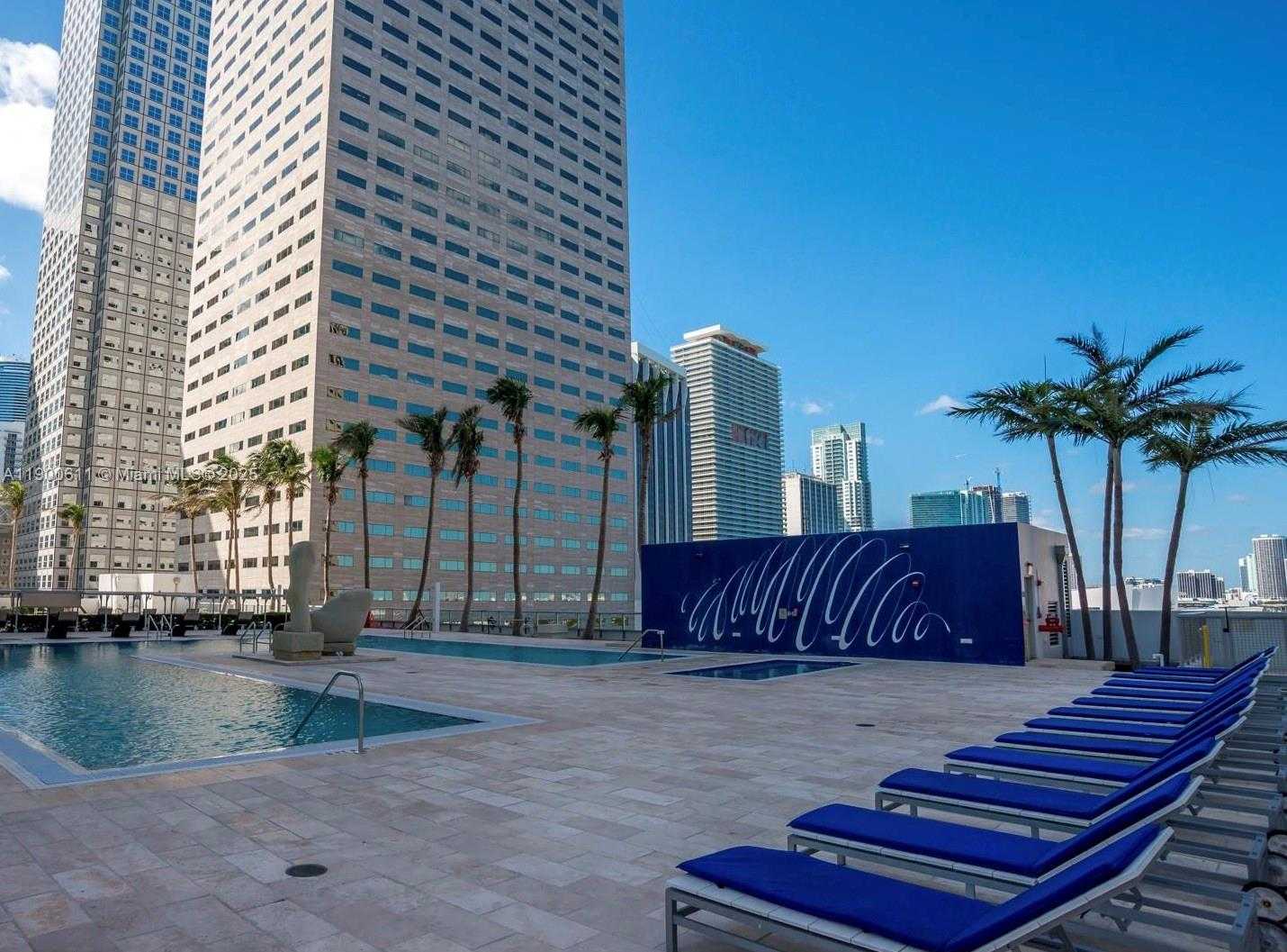 Small Image of 335 Biscayne Blvd, Miami, FL 33132, USA Number 29