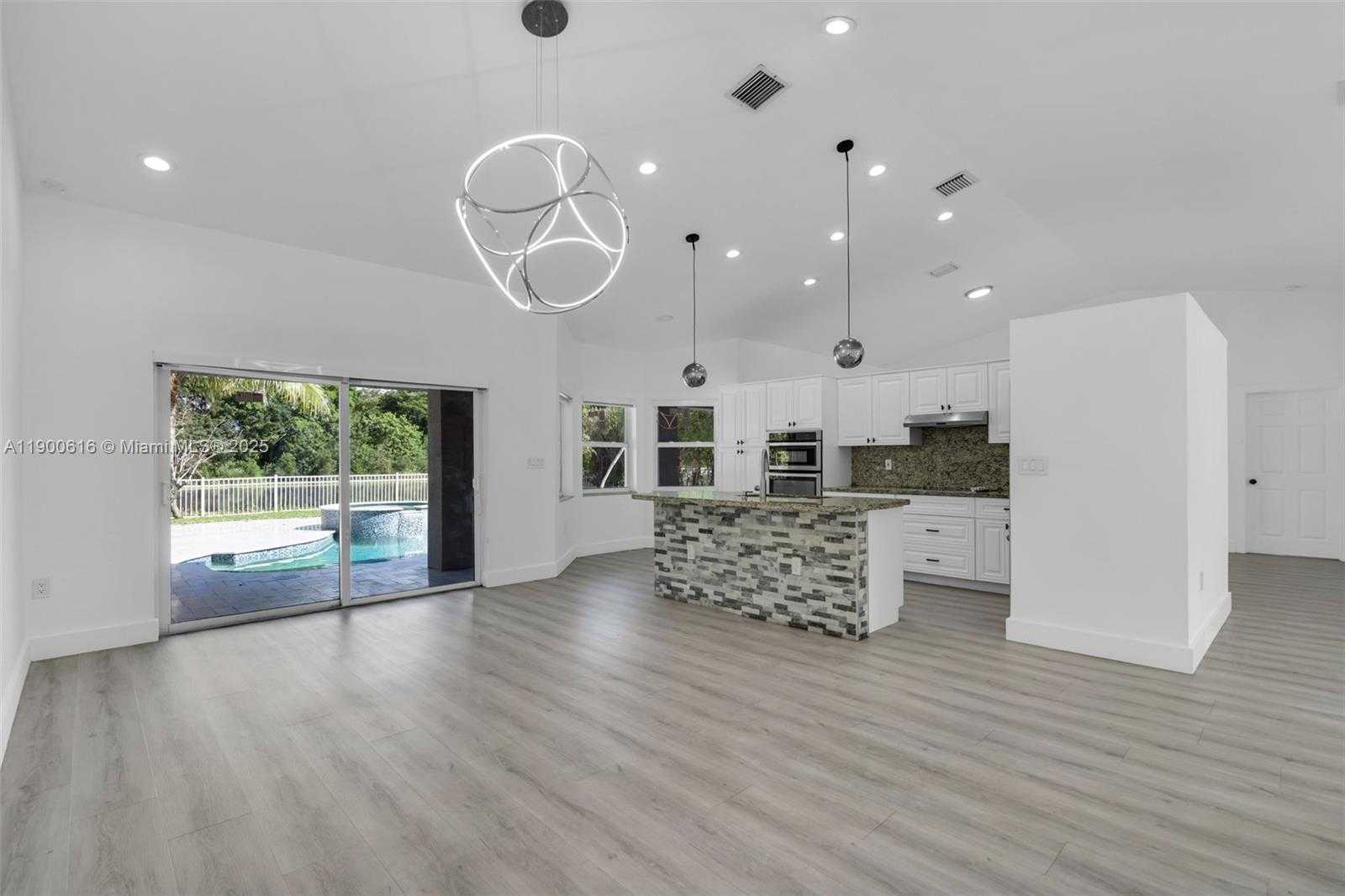 Small Image of 425 SOUTH WEST 198TH TER #., Pembroke Pines Number 11