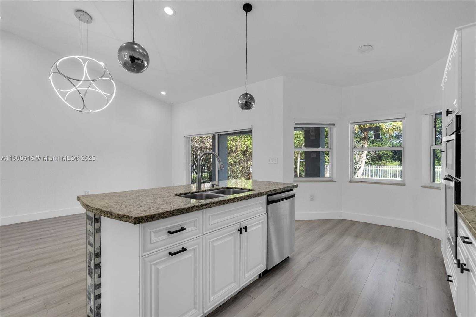 Small Image of 425 SOUTH WEST 198TH TER #., Pembroke Pines Number 15