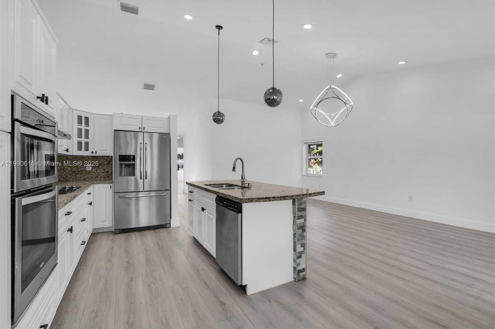 Small Image of 425 SOUTH WEST 198TH TER #., Pembroke Pines Number 17