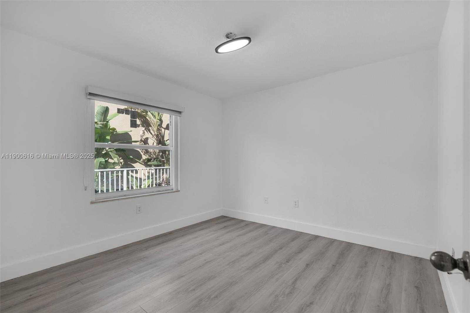 Small Image of 425 SOUTH WEST 198TH TER #., Pembroke Pines Number 30