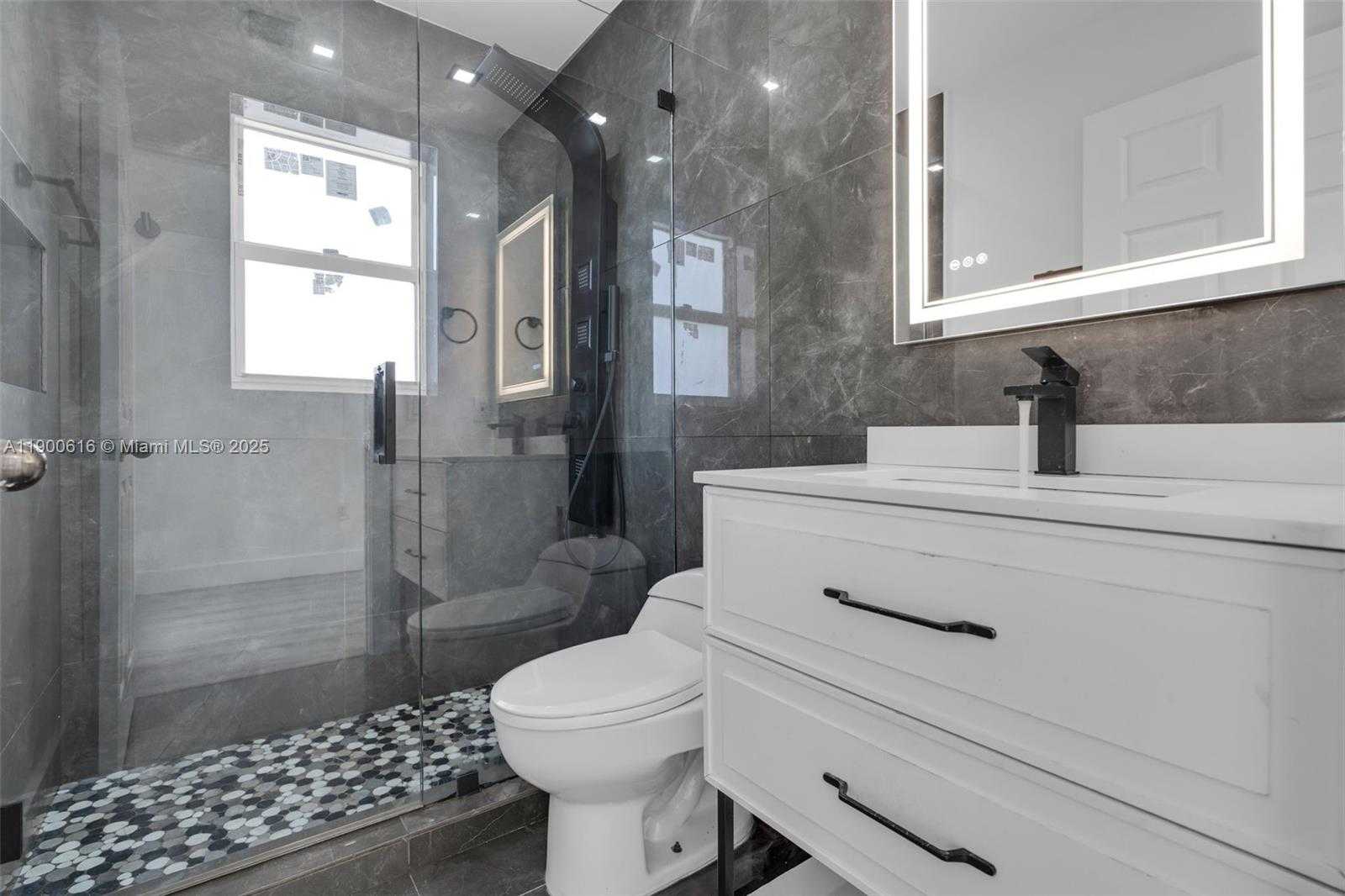 Small Image of 425 SOUTH WEST 198TH TER #., Pembroke Pines Number 32