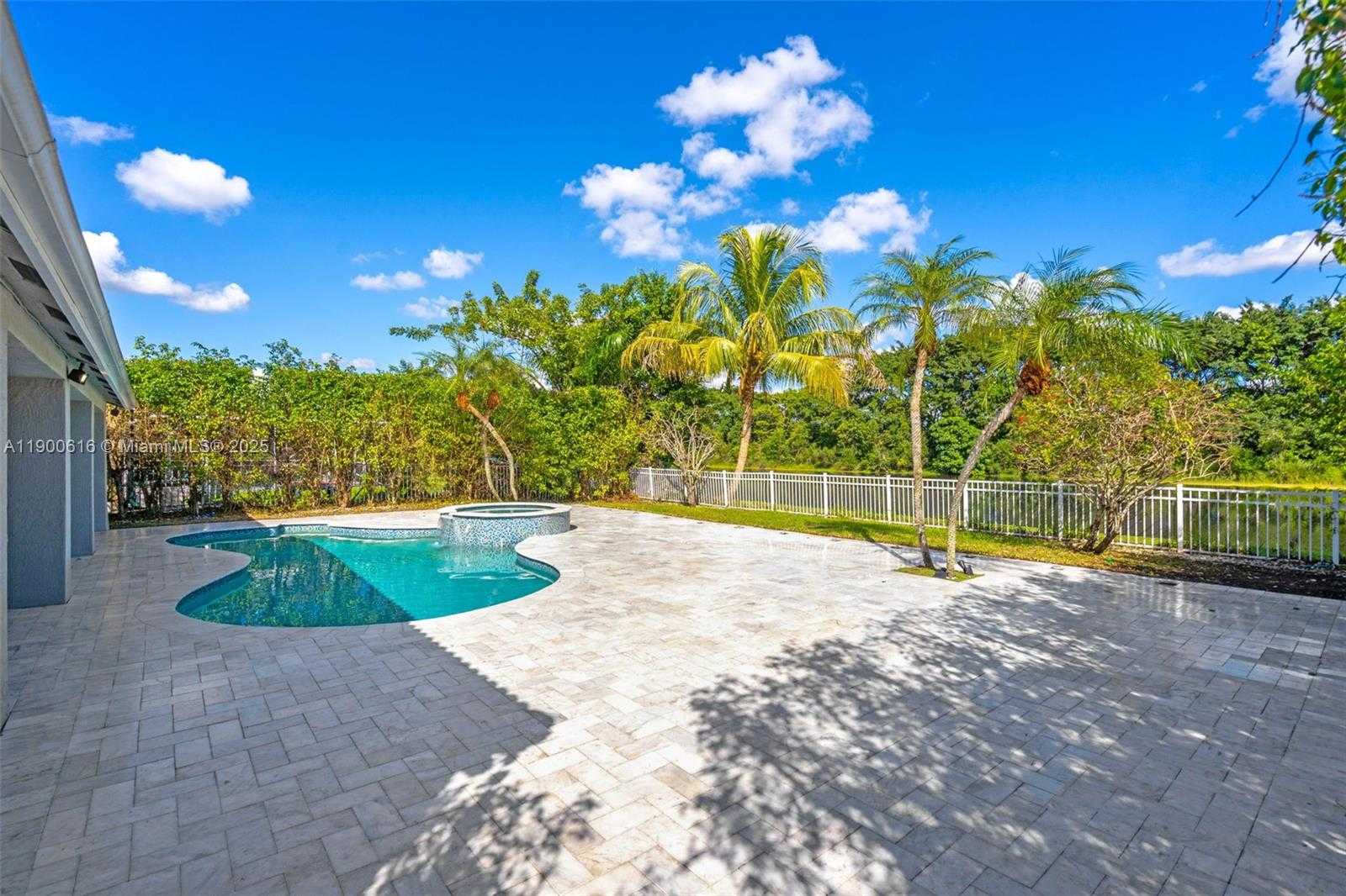 Small Image of 425 SOUTH WEST 198TH TER #., Pembroke Pines Number 35