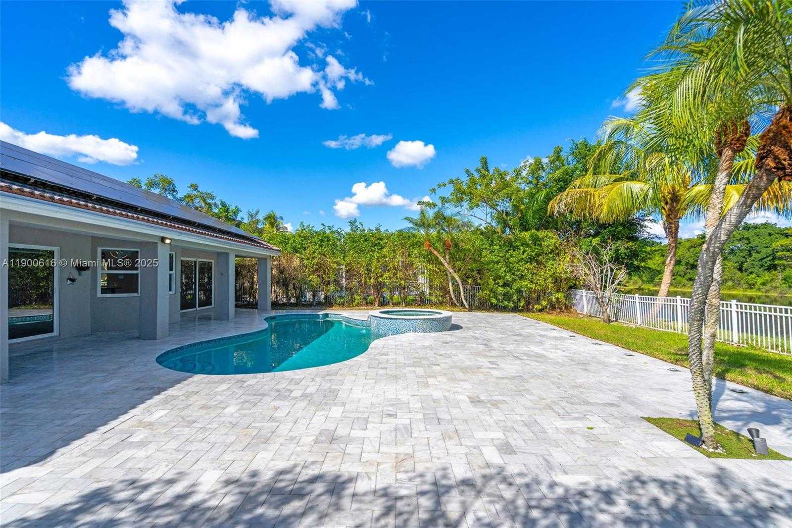 Small Image of 425 SOUTH WEST 198TH TER #., Pembroke Pines Number 36