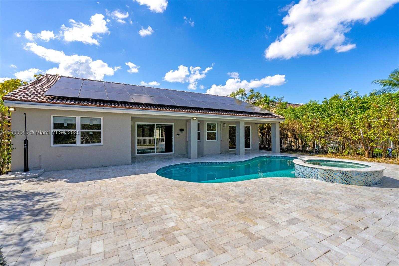 Small Image of 425 SOUTH WEST 198TH TER #., Pembroke Pines Number 38