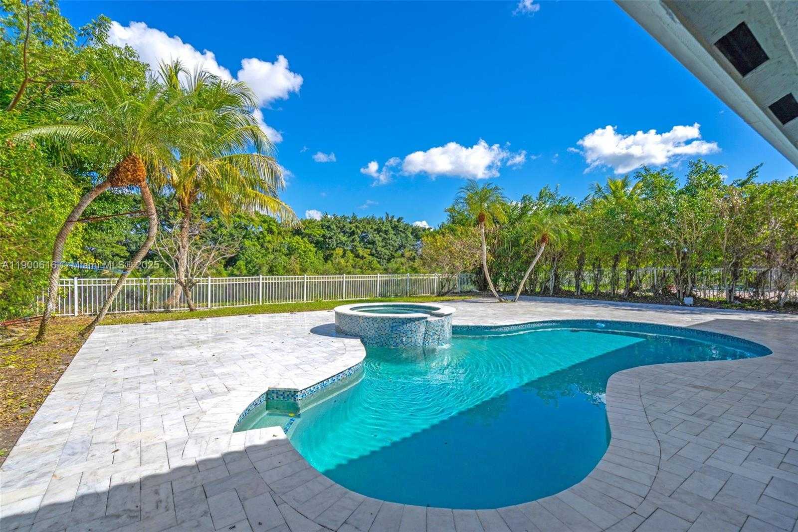 Small Image of 425 SOUTH WEST 198TH TER #., Pembroke Pines Number 39