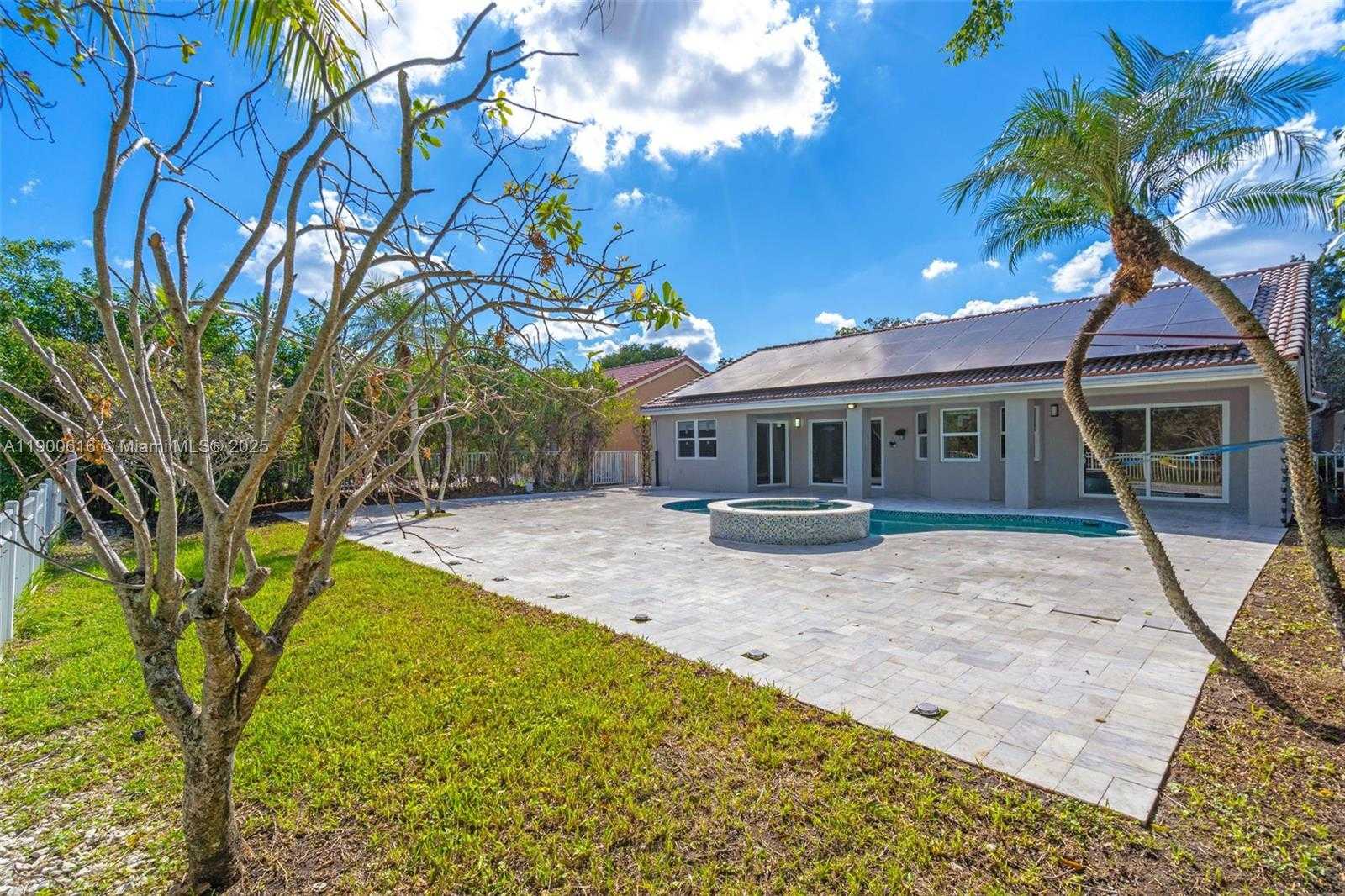 Small Image of 425 SOUTH WEST 198TH TER #., Pembroke Pines Number 41