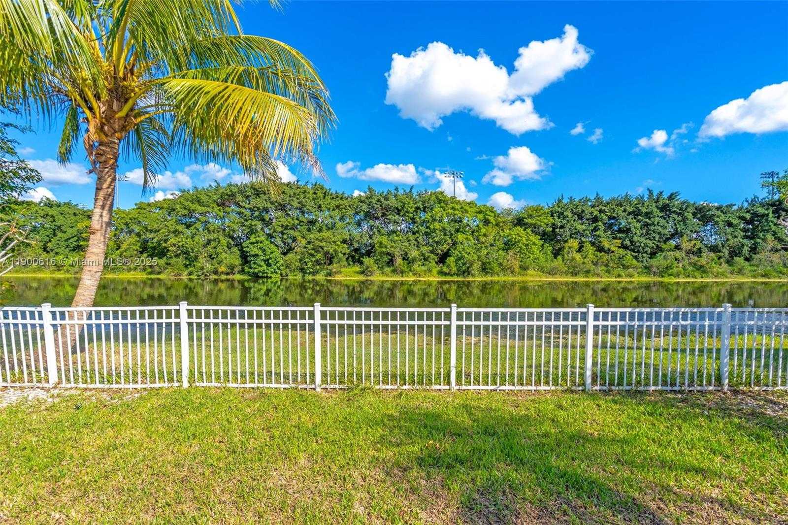 Small Image of 425 SOUTH WEST 198TH TER #., Pembroke Pines Number 42