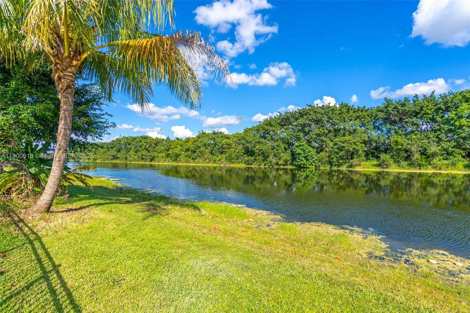 Small Image of 425 SOUTH WEST 198TH TER #., Pembroke Pines Number 44