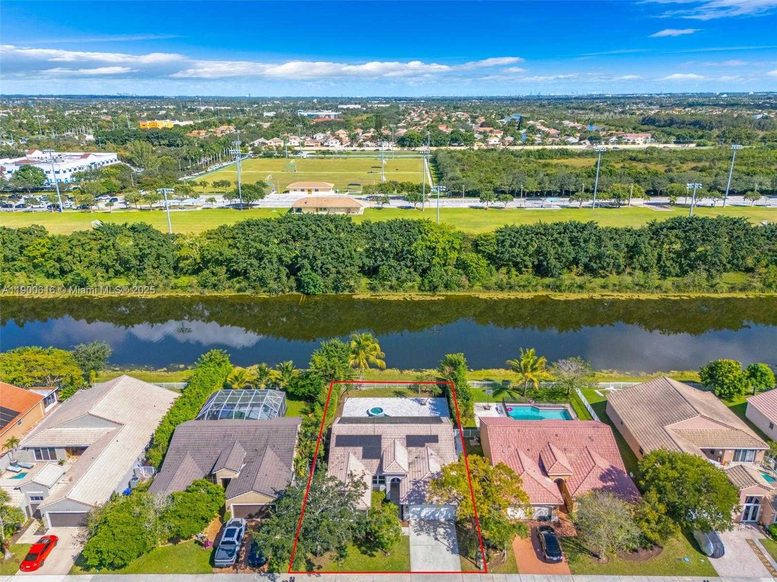 Small Image of 425 SOUTH WEST 198TH TER #., Pembroke Pines Number 46