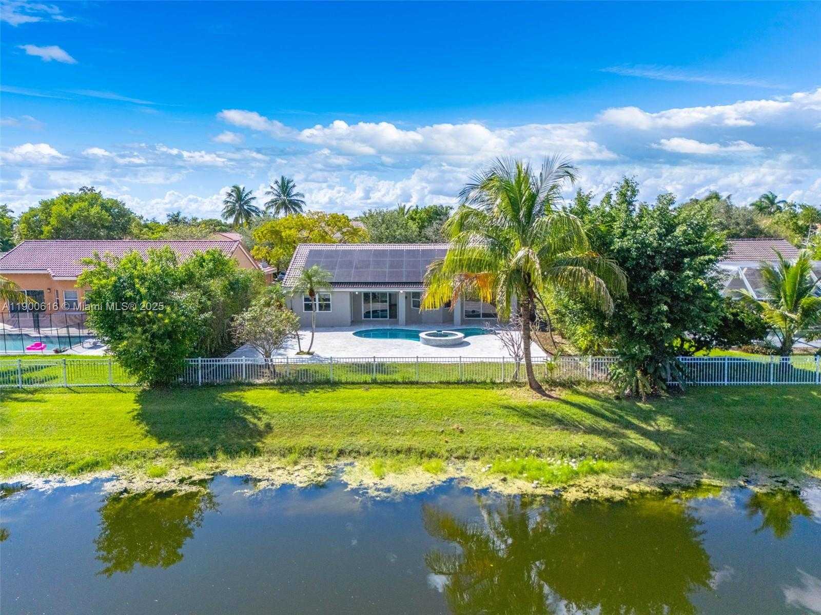 Small Image of 425 SOUTH WEST 198TH TER #., Pembroke Pines Number 51