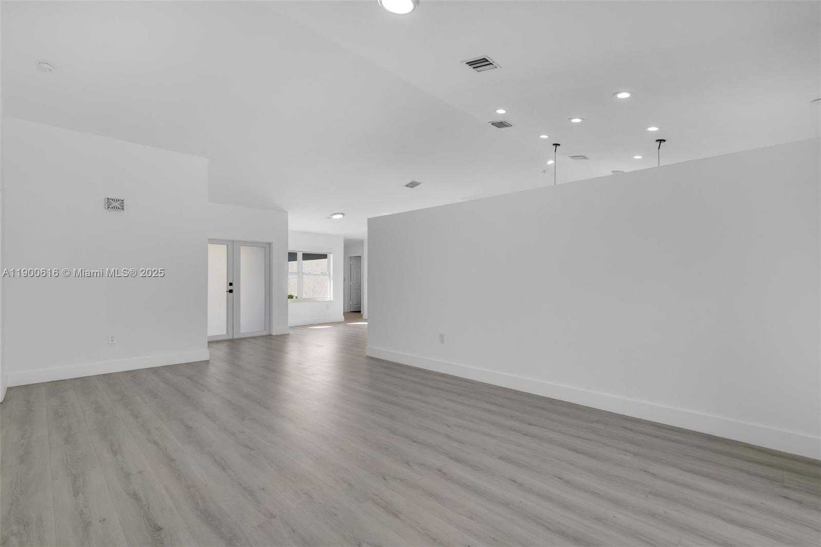 Small Image of 425 SOUTH WEST 198TH TER #., Pembroke Pines Number 6