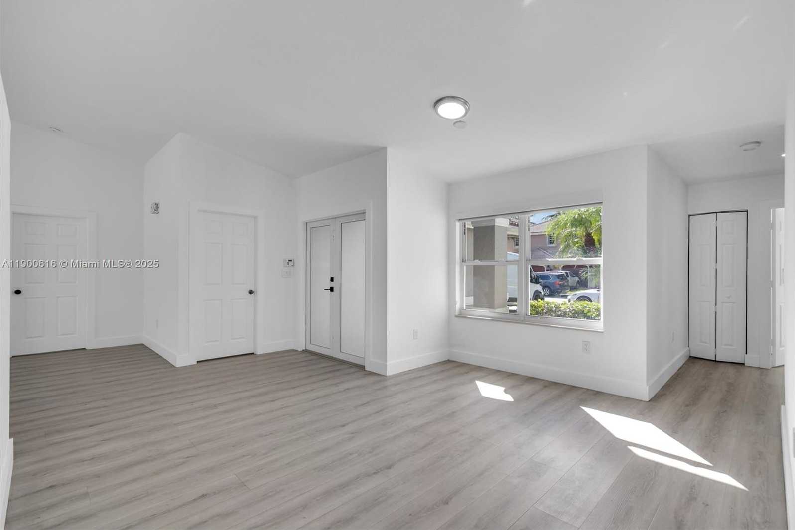 Small Image of 425 SOUTH WEST 198TH TER #., Pembroke Pines Number 9