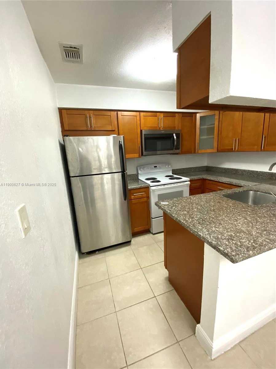 Small Image of 17580 NORTH WEST 67TH PL #I-1, Hialeah Number 14