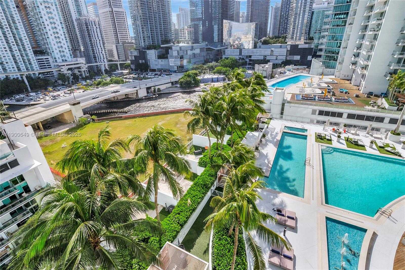 Small Image of 90 SOUTH WEST 3RD ST #1602, Miami Number 31