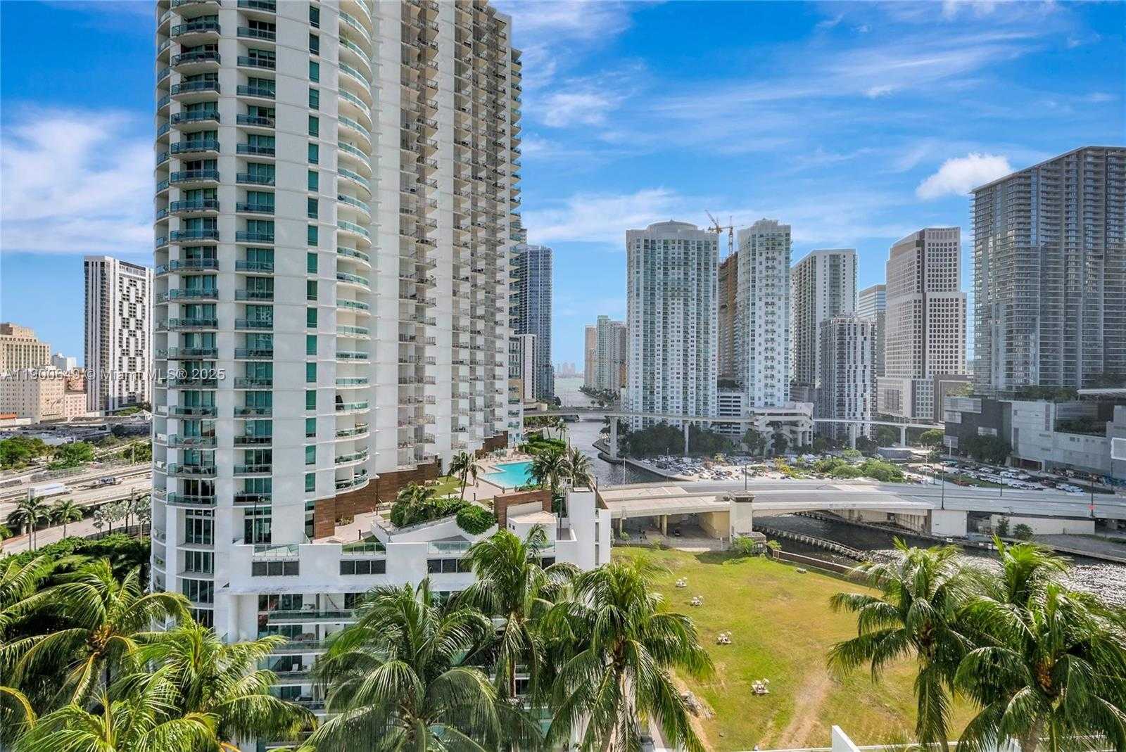 Small Image of 90 SOUTH WEST 3RD ST #1602, Miami Number 33