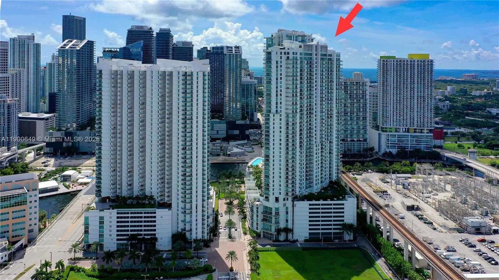 Small Image of 90 SOUTH WEST 3RD ST #1602, Miami Number 38