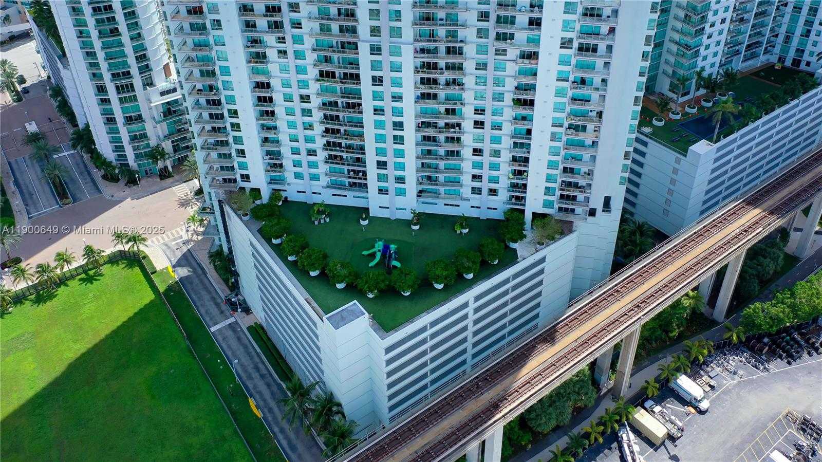 Small Image of 90 SOUTH WEST 3RD ST #1602, Miami Number 48