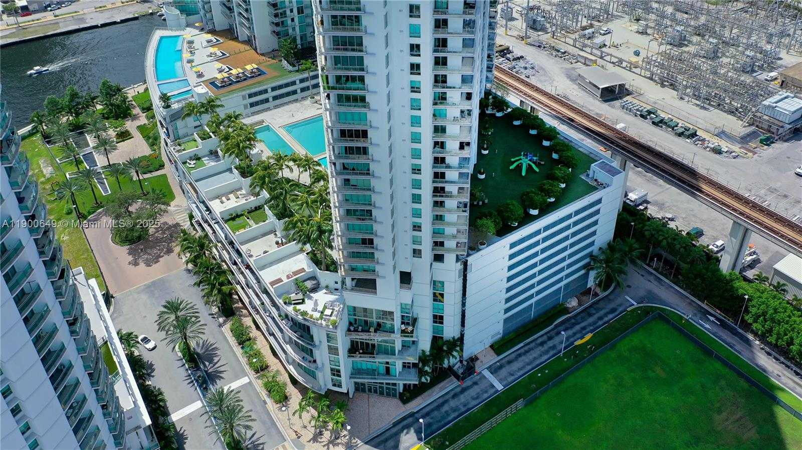 Small Image of 90 SOUTH WEST 3RD ST #1602, Miami Number 49