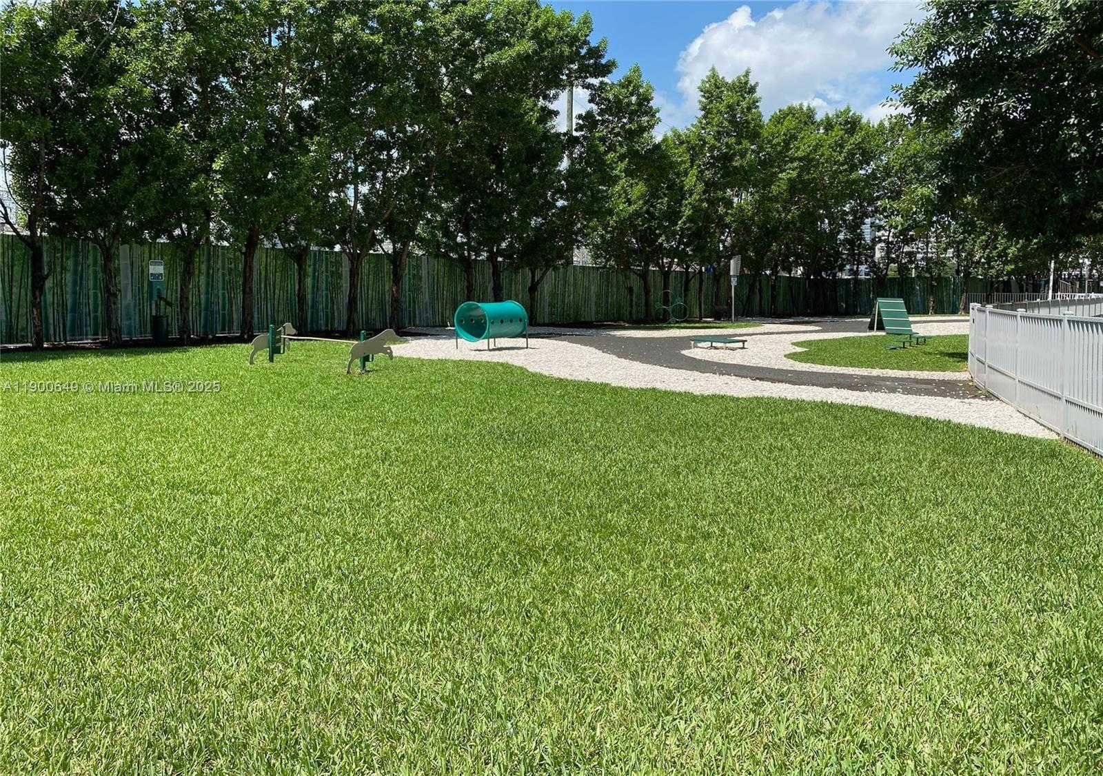 Small Image of 90 SOUTH WEST 3RD ST #1602, Miami Number 52