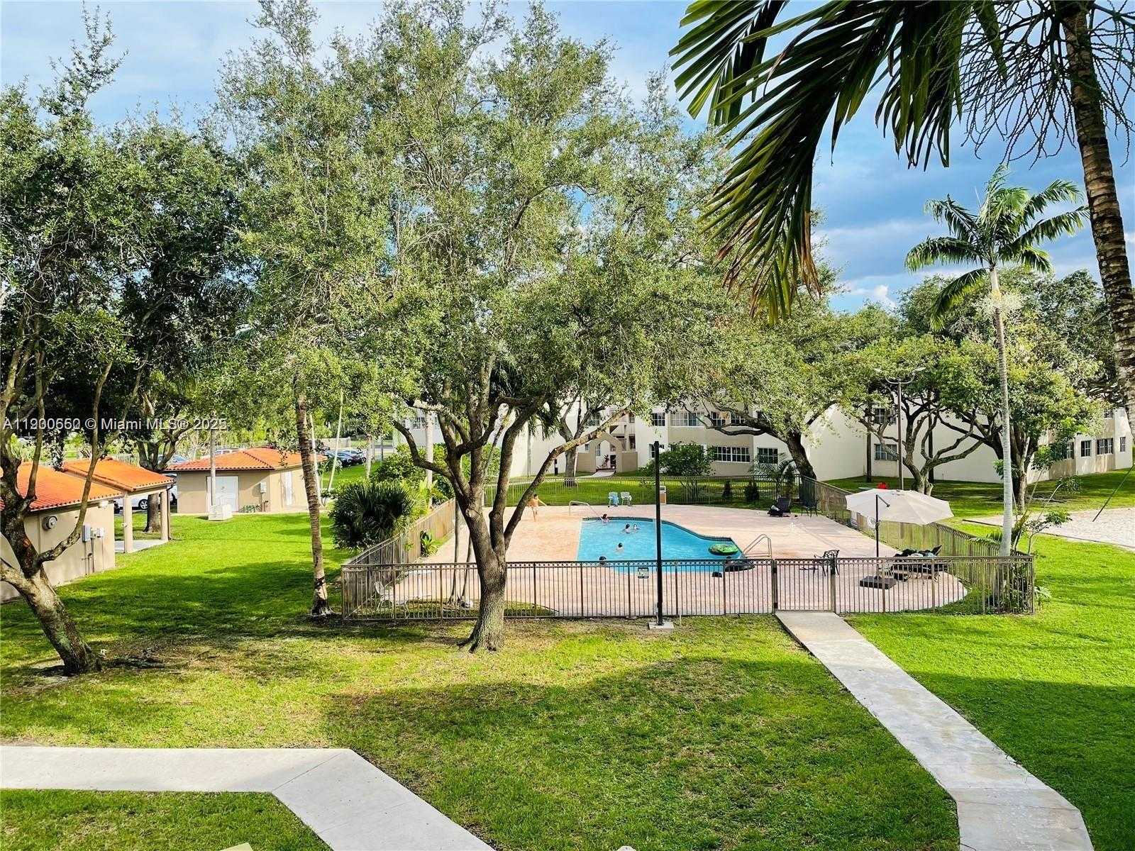 Small Image of 6175 NORTH WEST 186TH ST #102, Hialeah Number 3