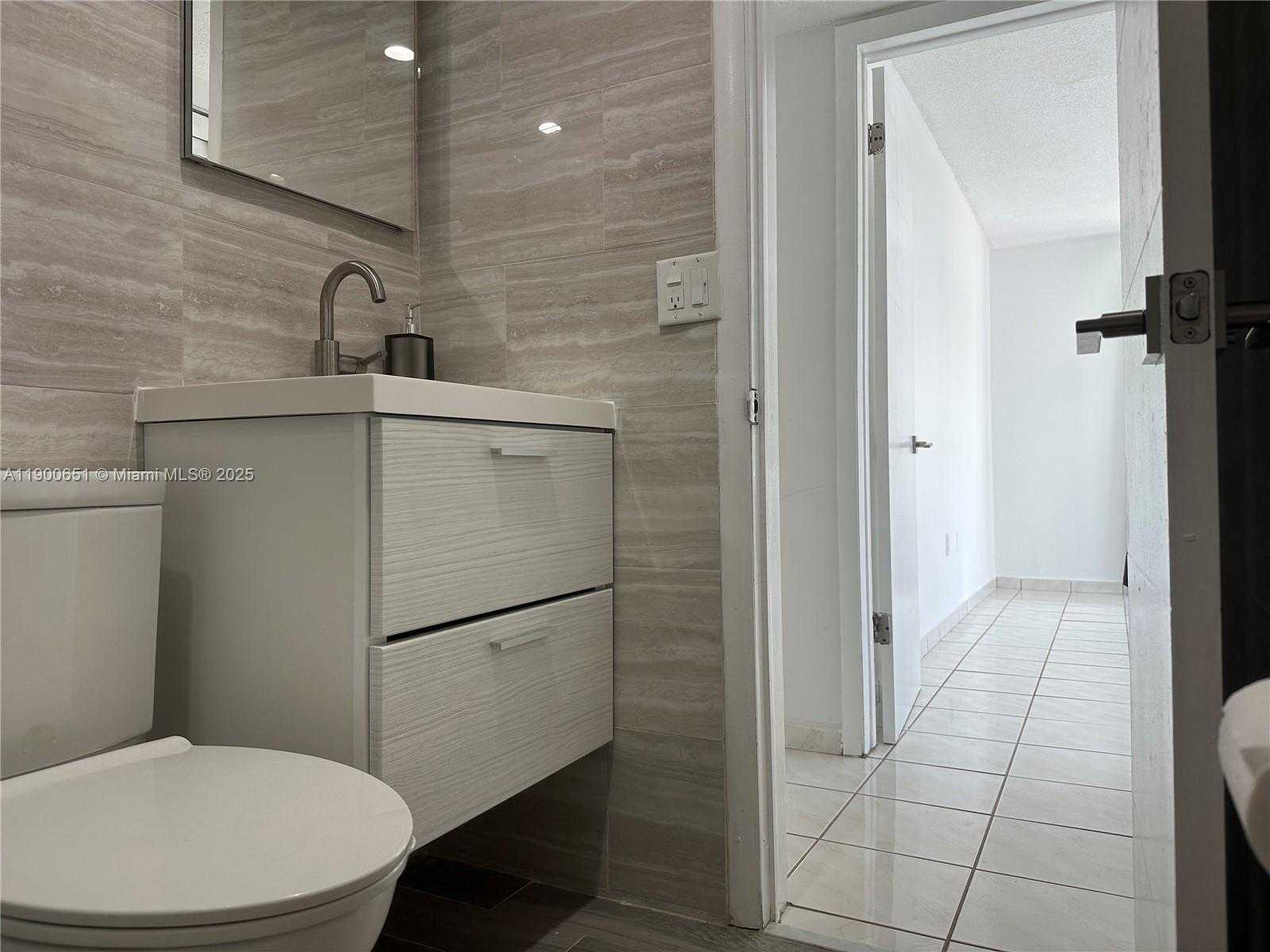 Small Image of 1130 11TH ST #3E, Miami Beach Number 11