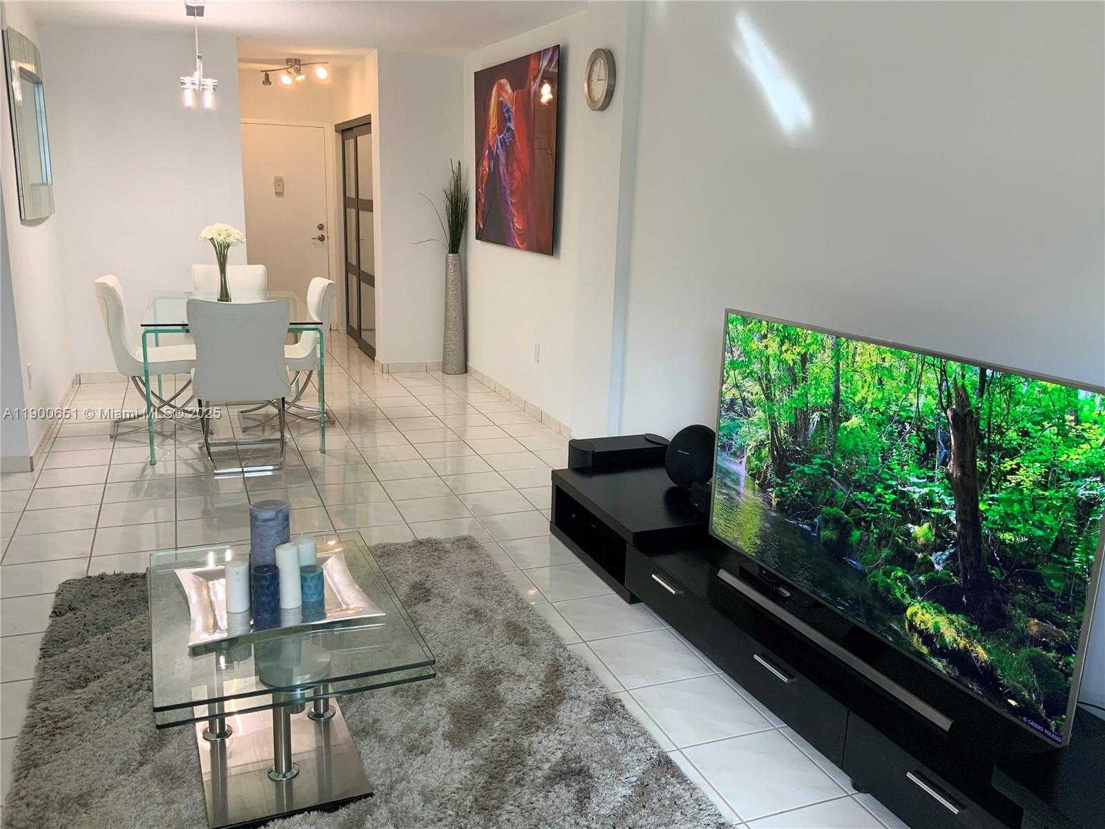 Small Image of 1130 11TH ST #3E, Miami Beach Number 2