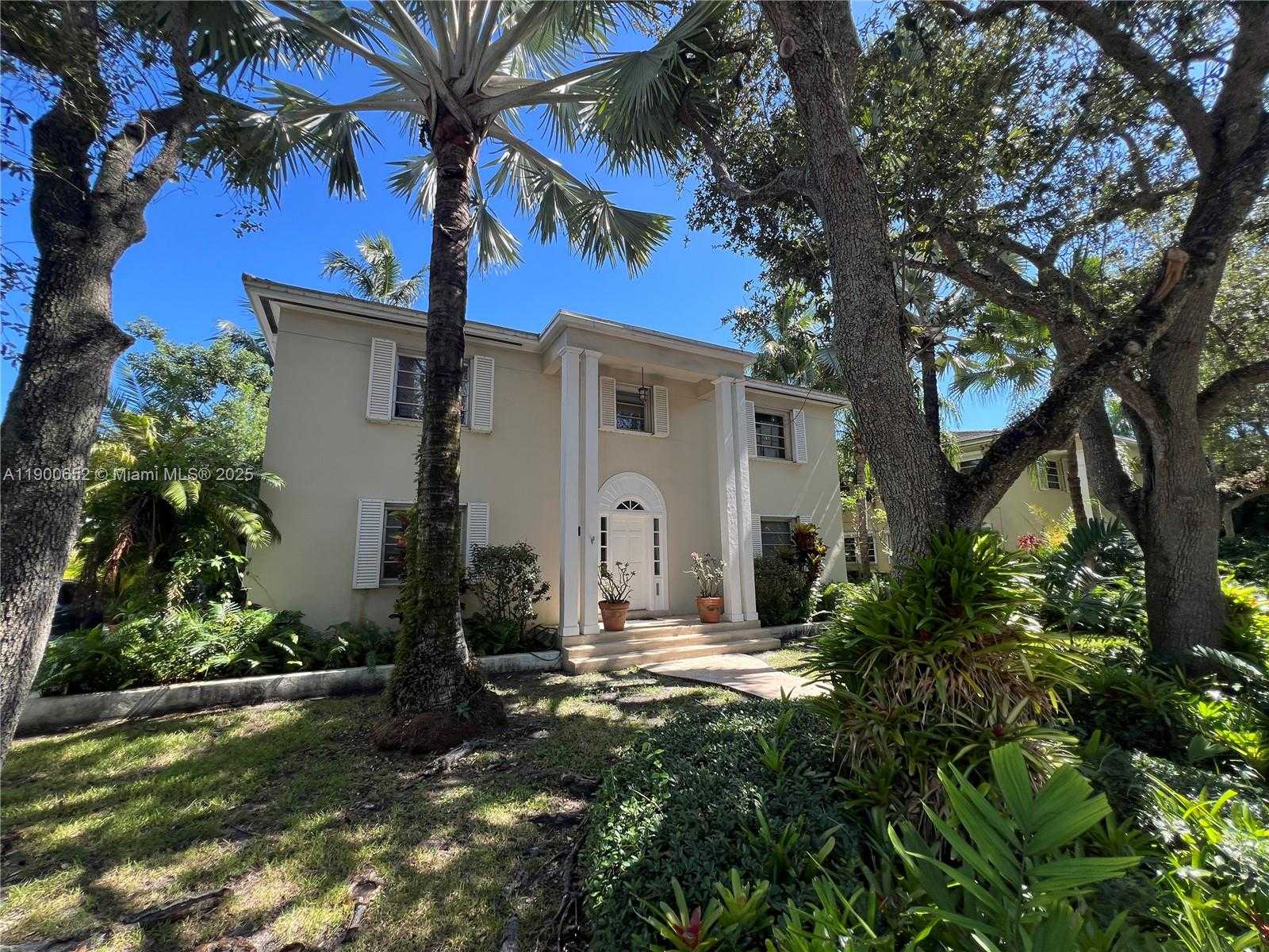 Small Image of 3917 SEGOVIA ST #3917, Coral Gables Number 2