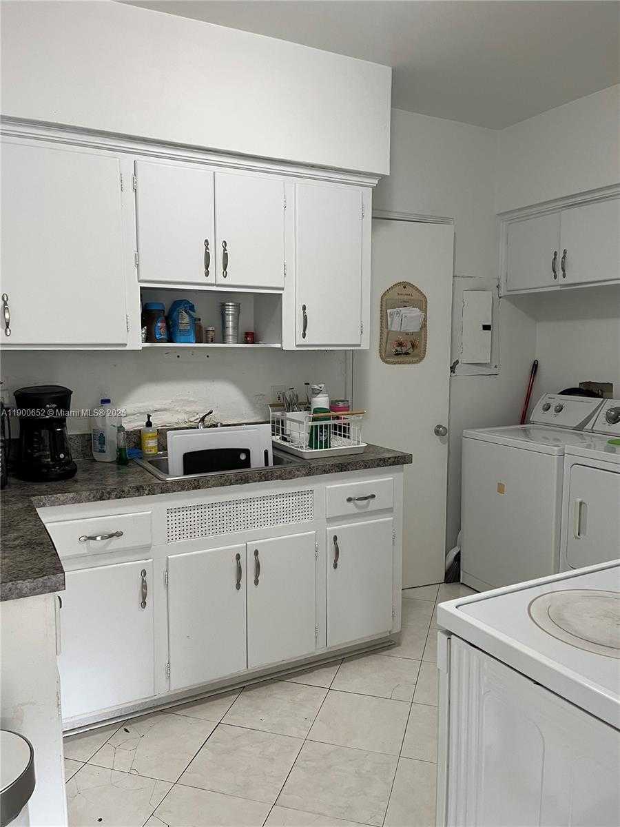 Small Image of 3917 SEGOVIA ST #3917, Coral Gables Number 7