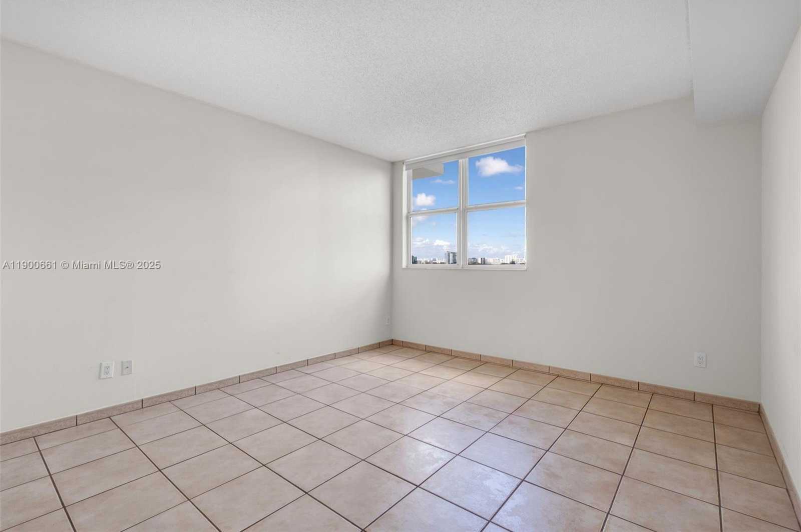 Small Image of 2475 BRICKELL AVE #703, Miami Number 18