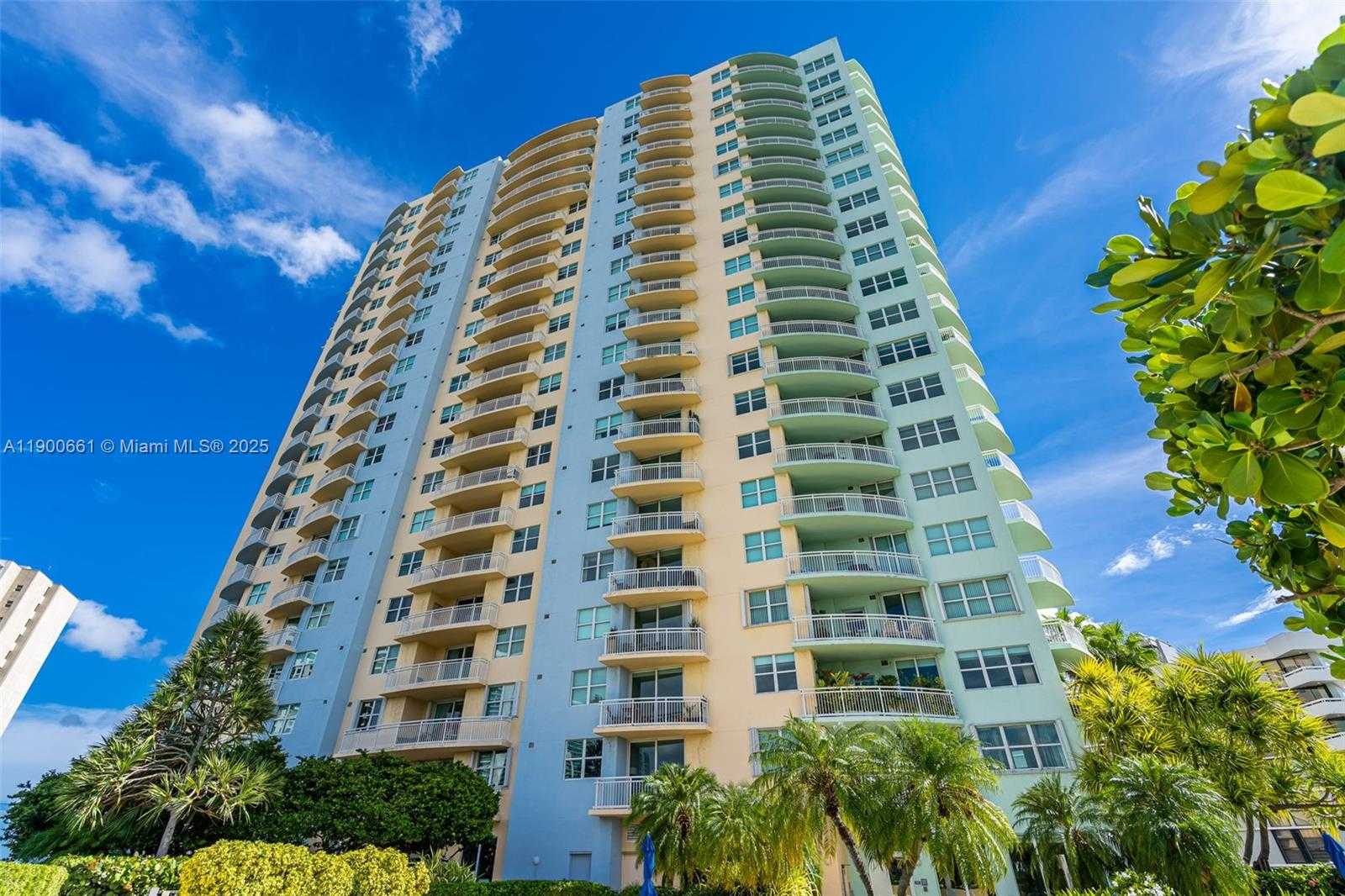 Small Image of 2475 BRICKELL AVE #703, Miami Number 4