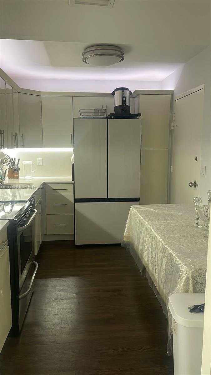 Small Image of 1001 91ST ST #503, Bay Harbor Islands Number 10