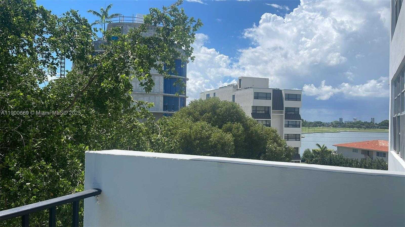 Small Image of 1001 91ST ST #503, Bay Harbor Islands Number 12