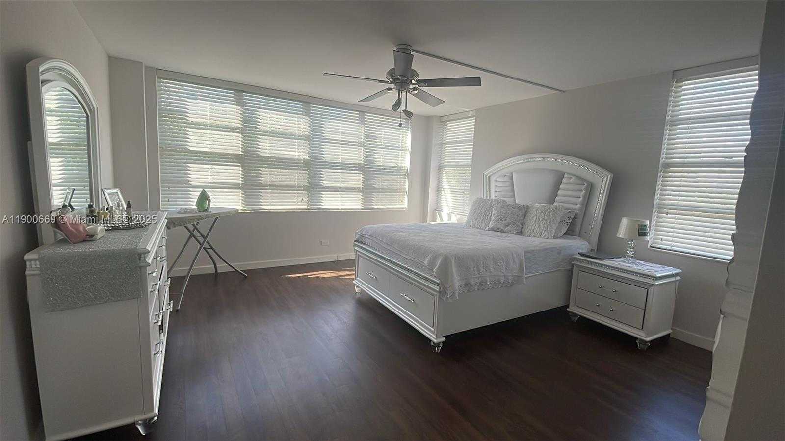 Small Image of 1001 91ST ST #503, Bay Harbor Islands Number 8