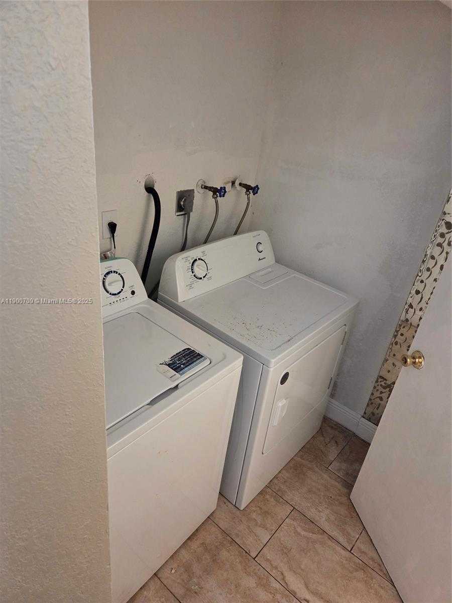 Small Image of 8218 NORTH WEST 8TH PL #2, Plantation Number 16