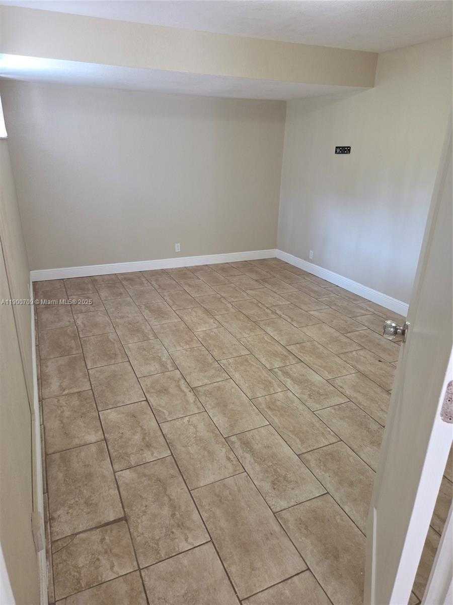 Small Image of 8218 NORTH WEST 8TH PL #2, Plantation Number 18