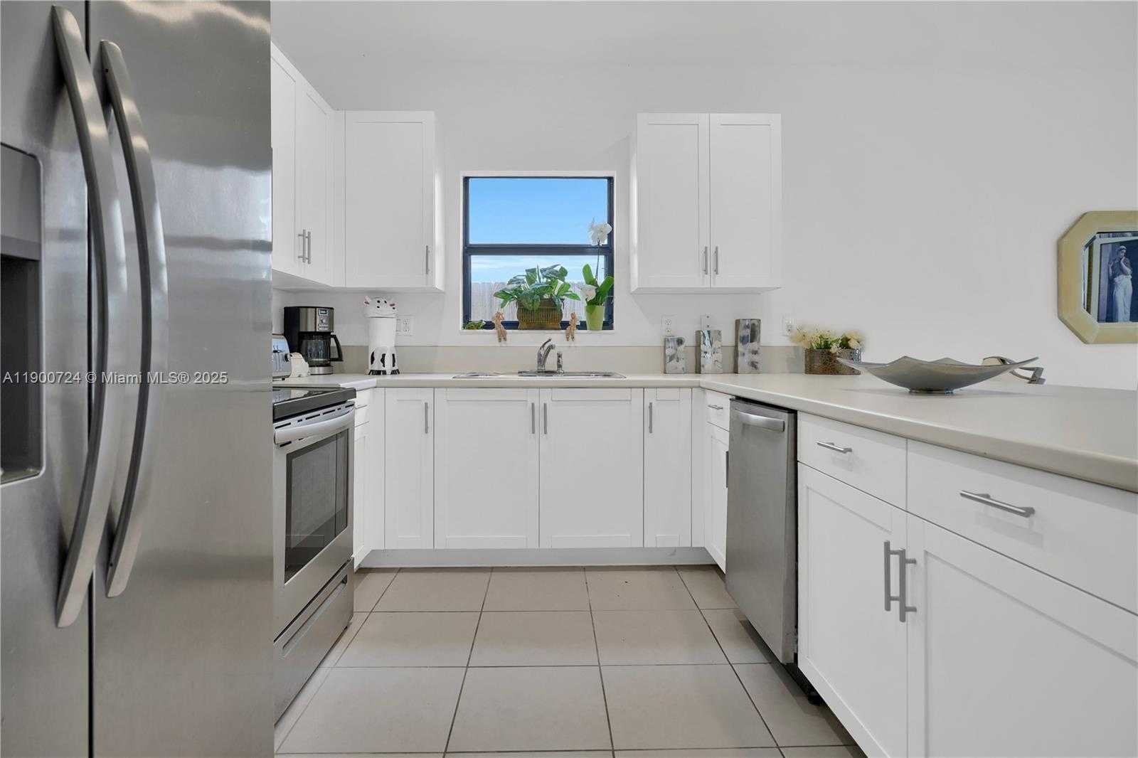 Small Image of 151 NE 27th Terrace, Homestead, FL 33033, USA Number 7