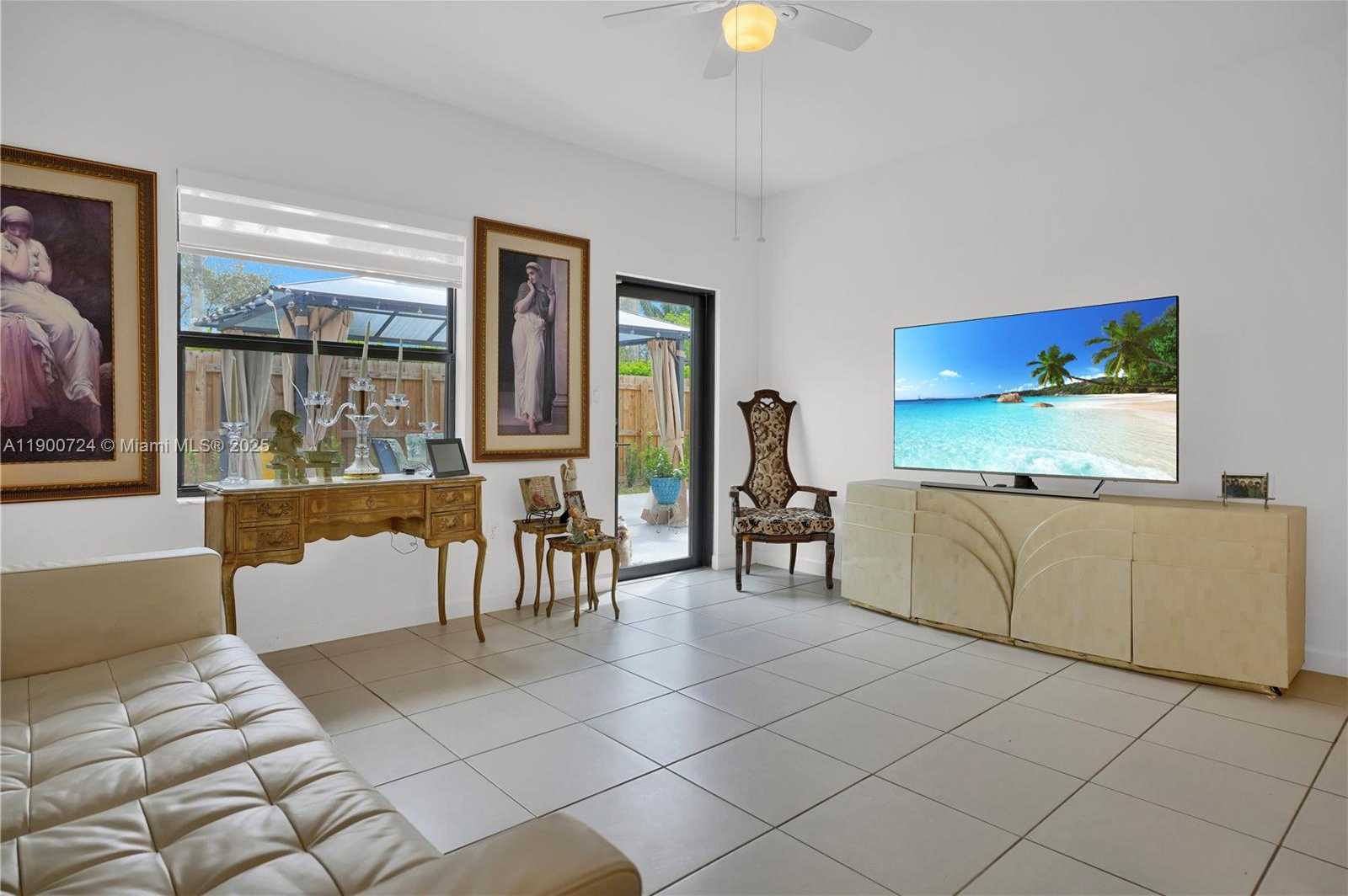 Small Image of 151 NE 27th Terrace, Homestead, FL 33033, USA Number 9