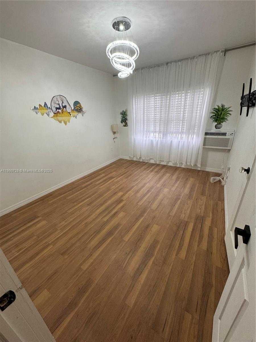 Small Image of 110 NORTH EAST 68TH ST #B, Miami Number 3