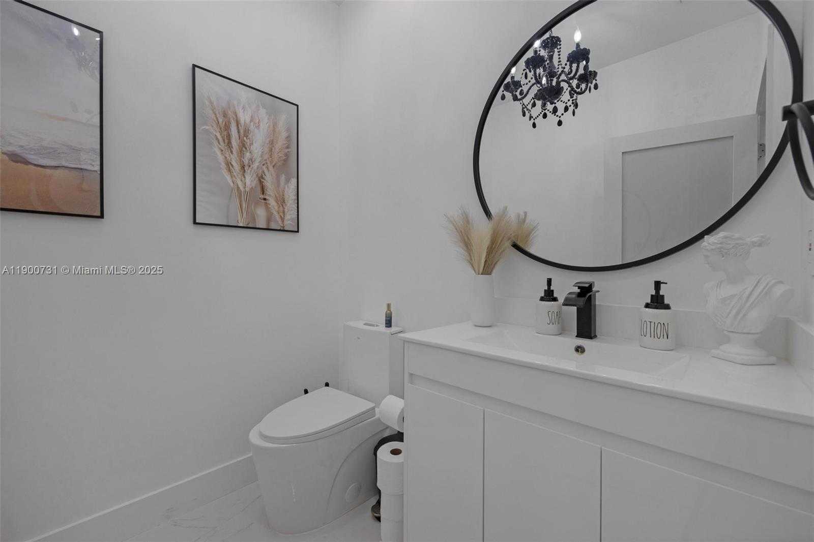 Small Image of 19302 SOUTH WEST 132ND PATH, Miami Number 22