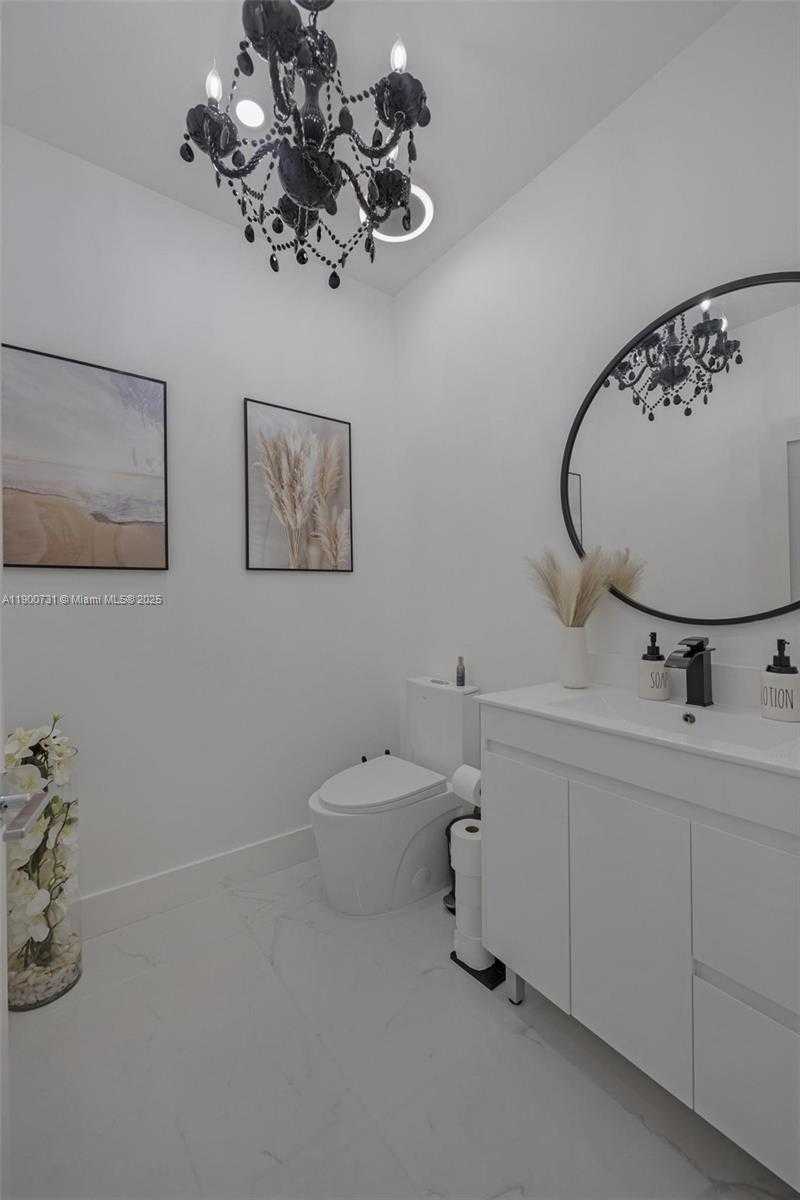 Small Image of 19302 SOUTH WEST 132ND PATH, Miami Number 23