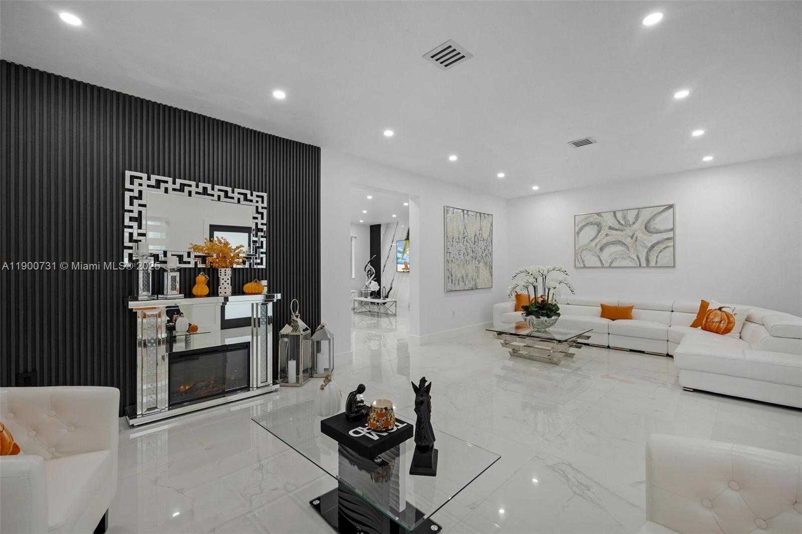 Small Image of 19302 SOUTH WEST 132ND PATH, Miami Number 41