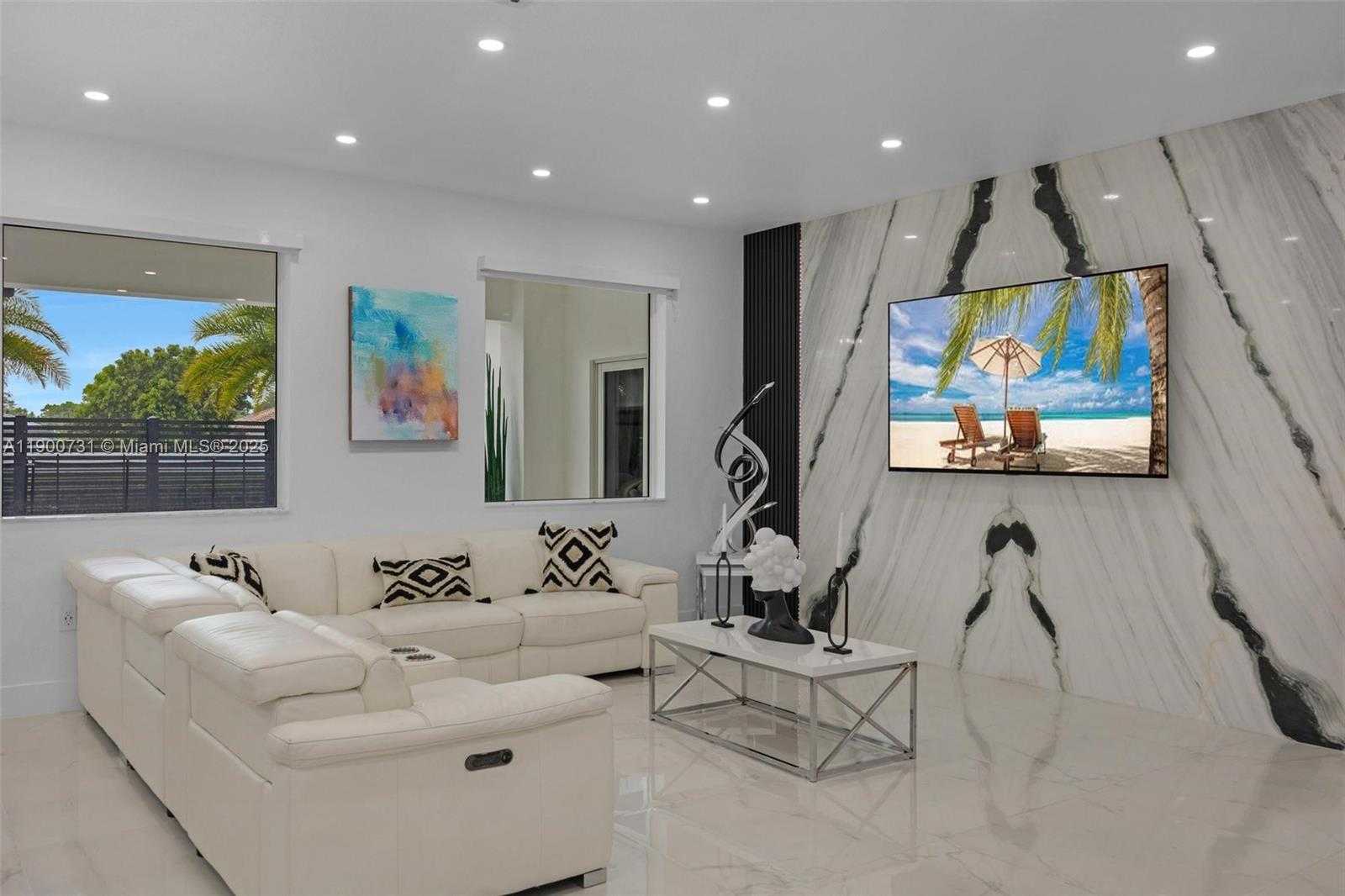 Small Image of 19302 SOUTH WEST 132ND PATH, Miami Number 43