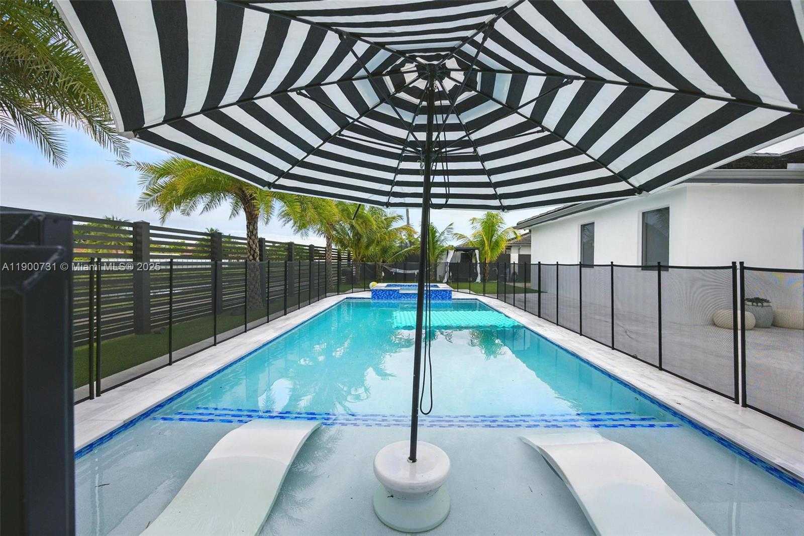 Small Image of 19302 SOUTH WEST 132ND PATH, Miami Number 62